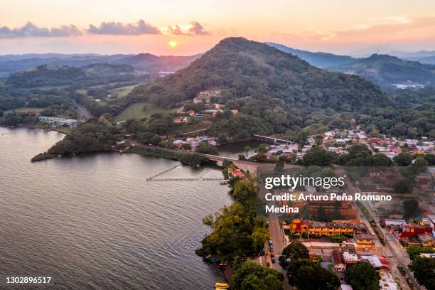 catemaco, veracruz, mexico - veracruz fotografías e imágenes de stock