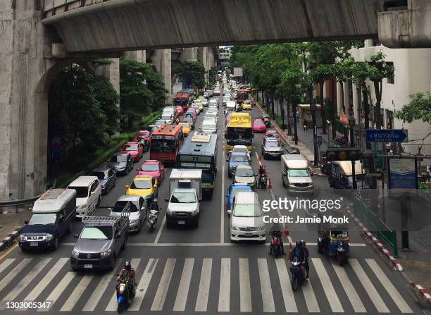 bangkok traffic - traffic jams in bangkok fotografías e imágenes de stock