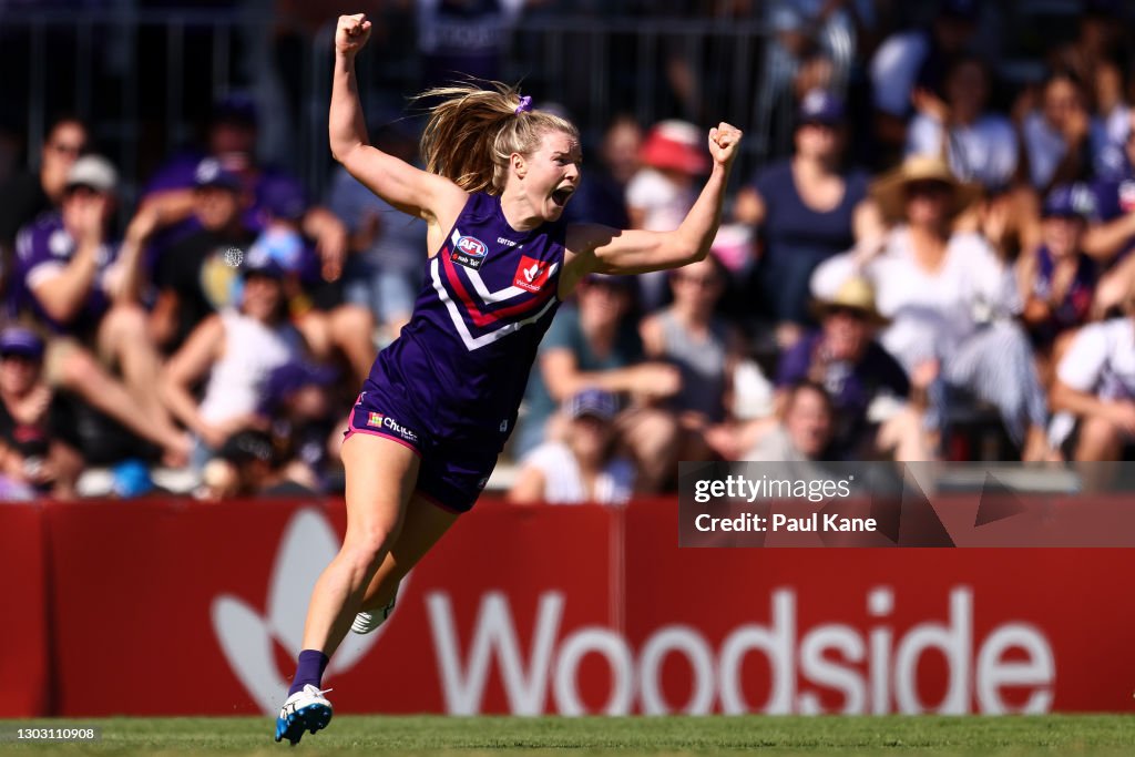 AFLW Rd 4 - Fremantle v Gold Coast