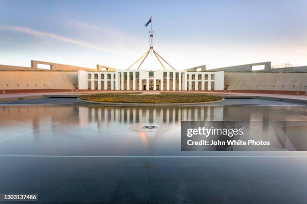 federal parliament house of australia. canberra. capital of australia. australian capital territory. australia. - parlamentsgeb�äude regierungsgebäude stock-fotos und bilder