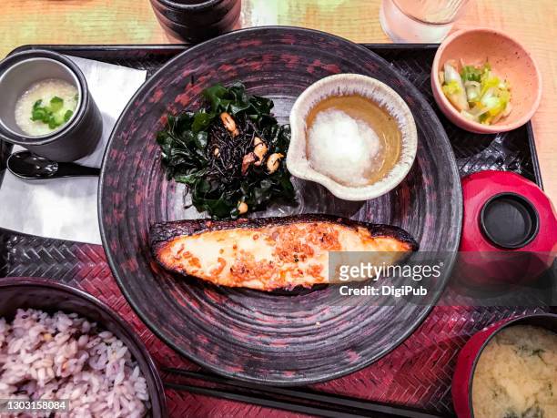 charcoal grilled barrelfish seasoned in soy sauce and rice malt set meal - sudderen stockfoto's en -beelden