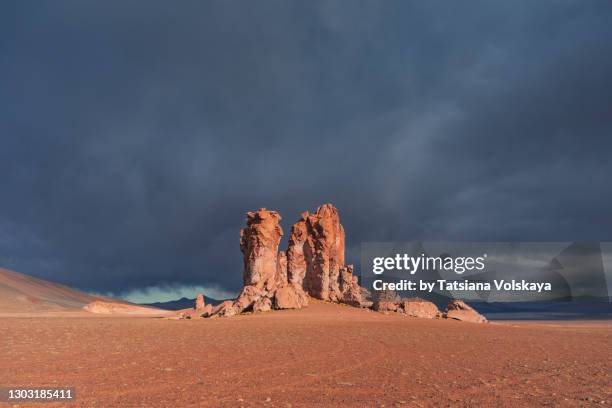 rocky landscape panorama - san pedro de atacama stock-fotos und bilder