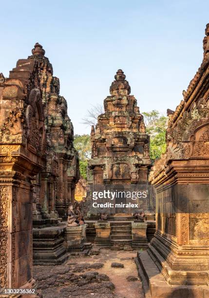 library and mandapa hall of banteay srei temple in angkor, cambodia - angkor wat stock pictures, royalty-free photos & images