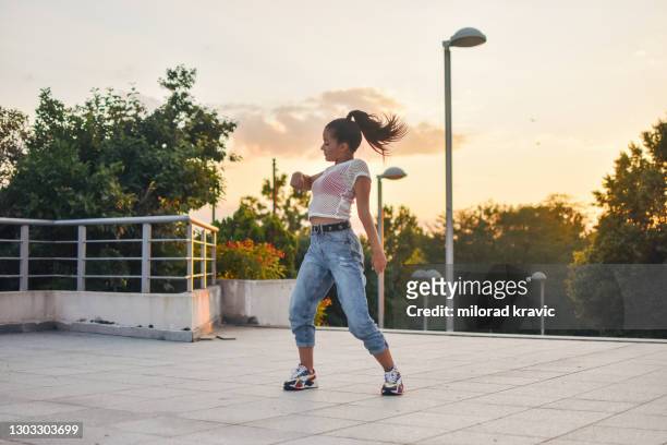 dance - theater performance outdoors stock pictures, royalty-free photos & images