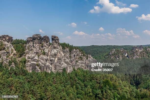 rotsformatie, duitsland - saxony stockfoto's en -beelden