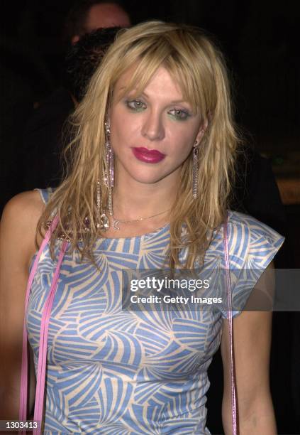 Singer/actress Courtney Love arrives at the premiere of the new film "Charlie''s Angels" on October 22, 2000 in Hollywood, CA.