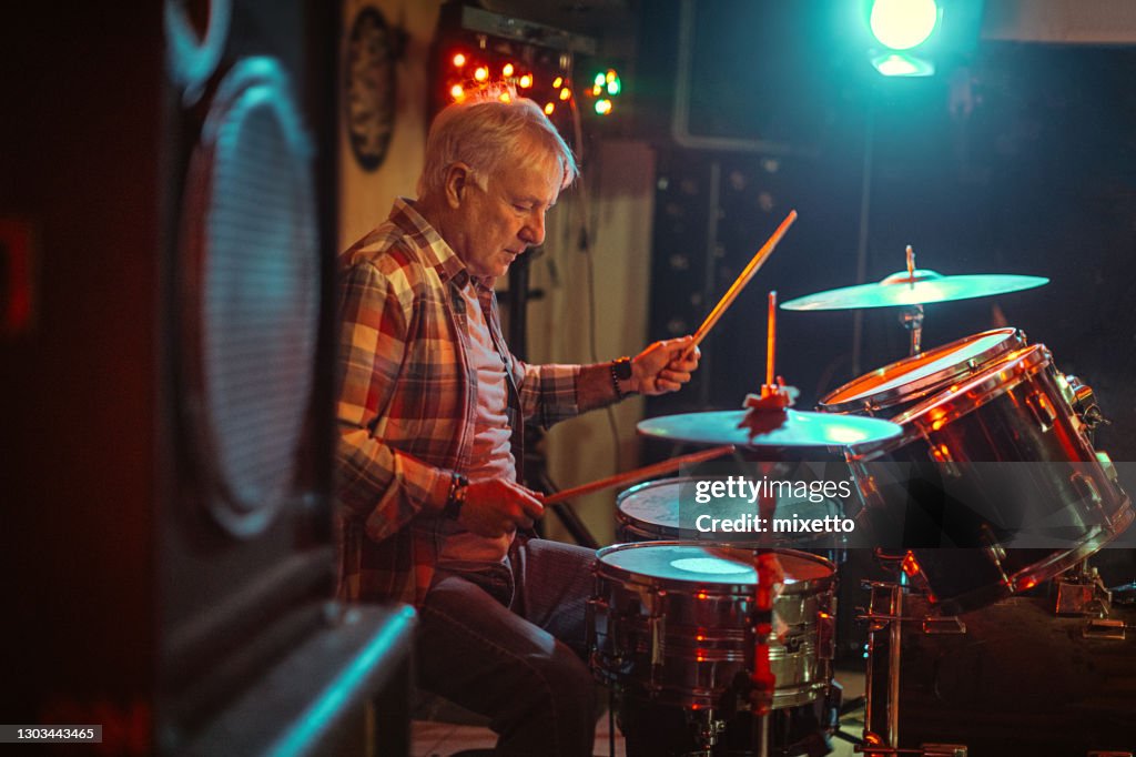 Feeling the rhythm in the drums