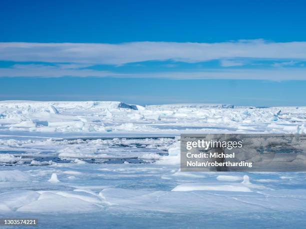 sea ice hummocks and floes in erebus and terror gulf, weddell sea, antarctica, polar regions - weddell sea - fotografias e filmes do acervo