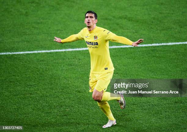 Gerard Moreno of Villarreal CF celebrates after scoring goal during the La Liga Santander match between Athletic Club and Villarreal CF at Estadio de...