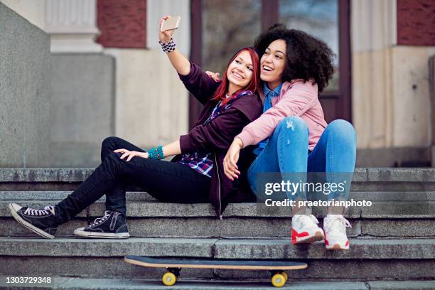 3,945 Online Dating Funny Photos and Premium High Res Pictures - Getty Images 3,945 Online Dating Funny Photos and Premium High Res Pictures - Getty Images