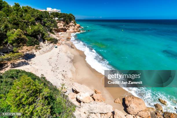 cala del solitari - tarragona stock-fotos und bilder