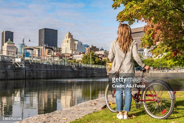 bike ride in montreal. - montréal stock pictures, royalty-free photos & images
