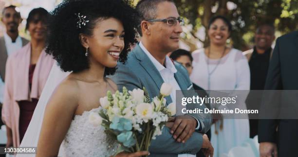 non è mai stato così orgoglioso della sua bambina - african american wedding foto e immagini stock