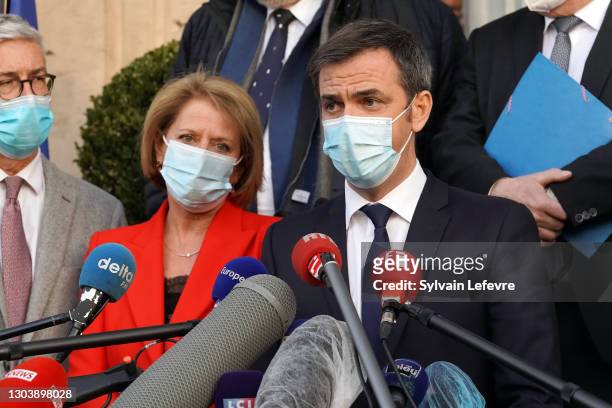 French Junior Minister of Autonomy Brigitte Bourguignon and Health Minister Olivier Véran announces during a press conference that the region around...