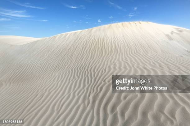 sand dunes at sleaford bay. eyre peninsula. south australia. - port lincoln stock-fotos und bilder