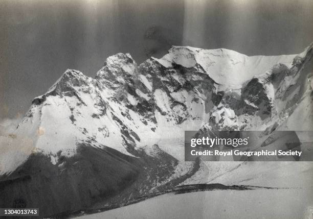 Chomo 24 Chomo Stock Photos, High-Res Pictures, and Images - Getty Images