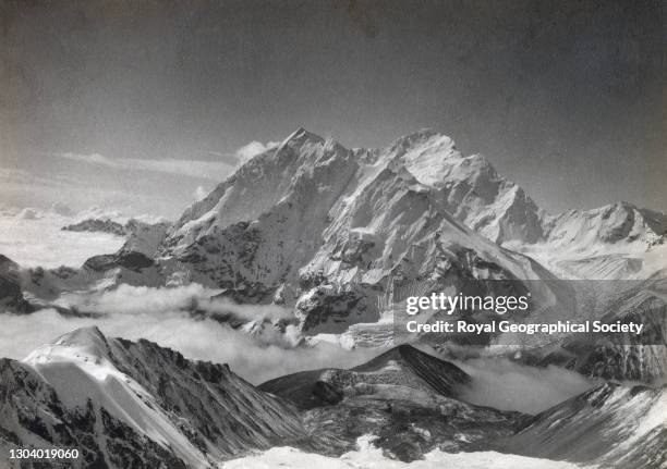 Chomo 24 Chomo Stock Photos, High-Res Pictures, and Images - Getty Images
