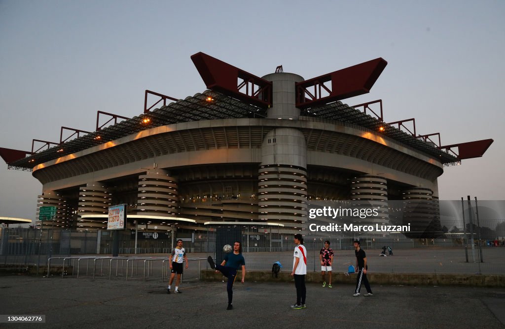 AC Milan v Crvena Zvezda  - UEFA Europa League Round Of 32 Leg Two