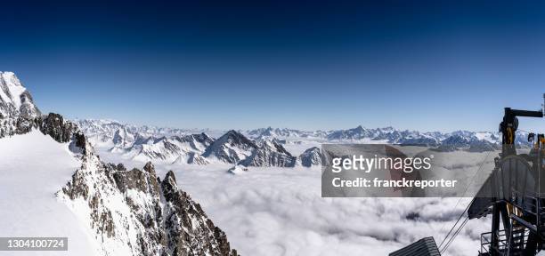 snowcapped mountais peaks - monte bianco stock pictures, royalty-free photos & images