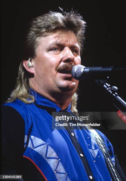 Joe Diffie performs at Shoreline Amphitheatre on July 30, 1994 in Mountain View, California.