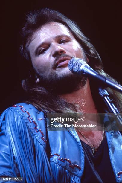 Travis Tritt performs at Shoreline Amphitheatre on July 30, 1994 in Mountain View, California.