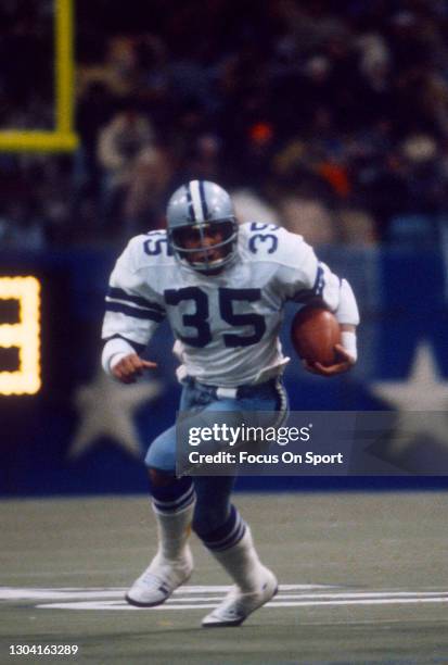 Running back Scott Laidlaw of the Dallas Cowboys carries the ball against the Atlanta Falcons during the NFC Divisional Playoff Game on December 30,...