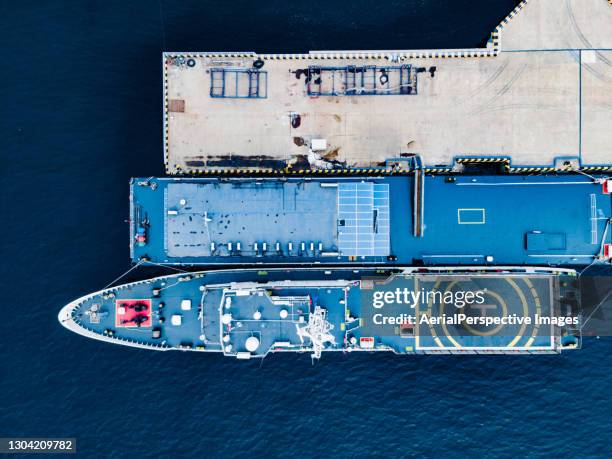 top view of cruise ship in the port - festival float stock pictures, royalty-free photos & images