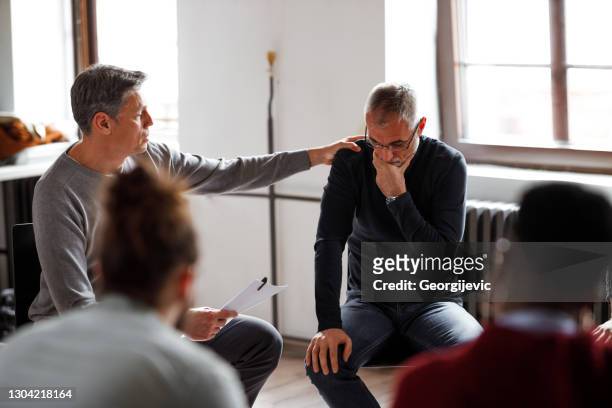group psychotherapy - emotional support stock pictures, royalty-free photos & images