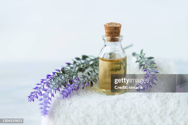 lavanda - spa treatment fotografías e imágenes de stock