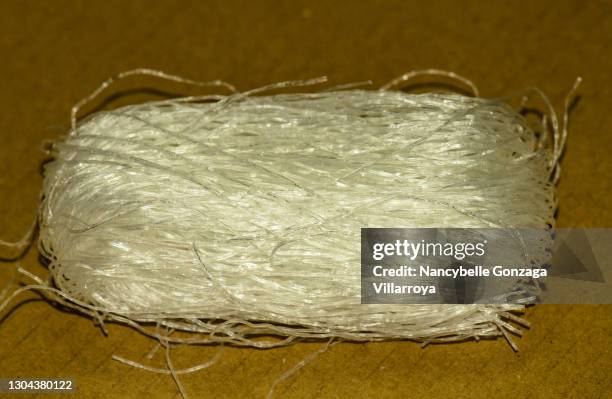 asian food cellophane transparent noodle - vermicelli stock-fotos und bilder