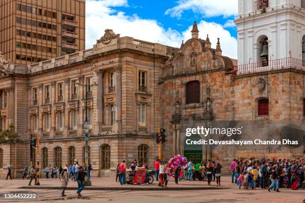 bogota, colombia - carrera septima on veinte de julio, 2016 a national holiday in colombia south america. - carrera de calle stock pictures, royalty-free photos & images