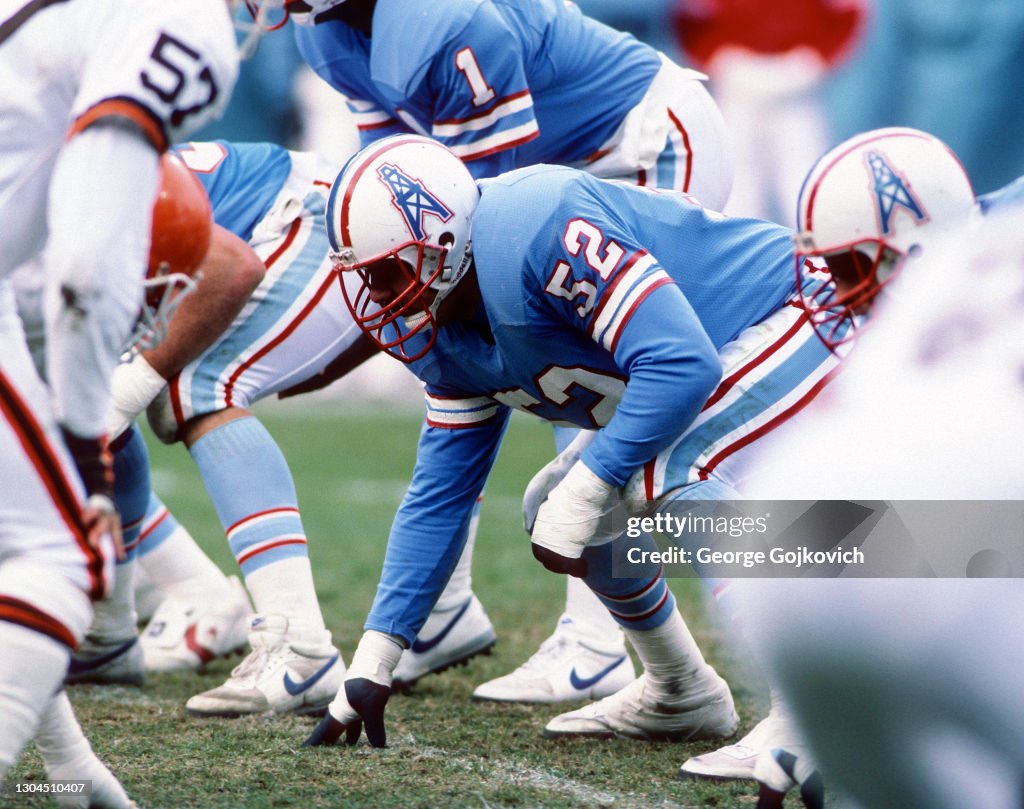 Houston Oilers v Cleveland Browns