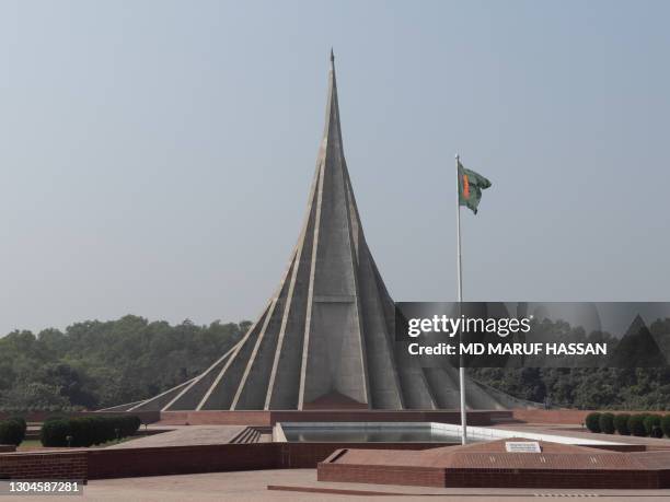 monumento nacional da república popular de bangladesh - flag of bangladesh - fotografias e filmes do acervo