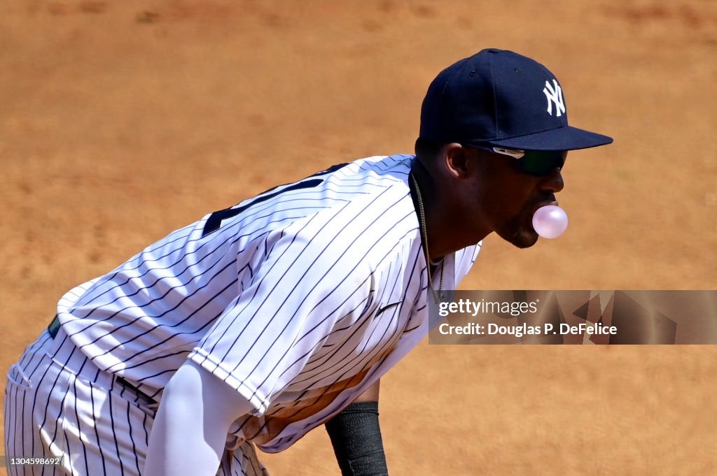 Toronto Blue Jays v New York Yankees