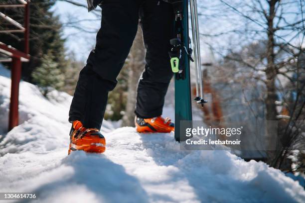 skier close up - ski closeup imagens e fotografias de stock