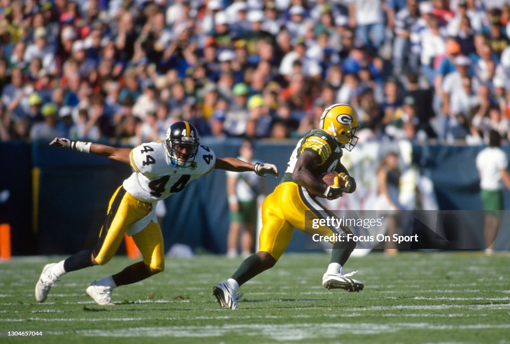 Pittsburgh Steelers v Green Bay Packers