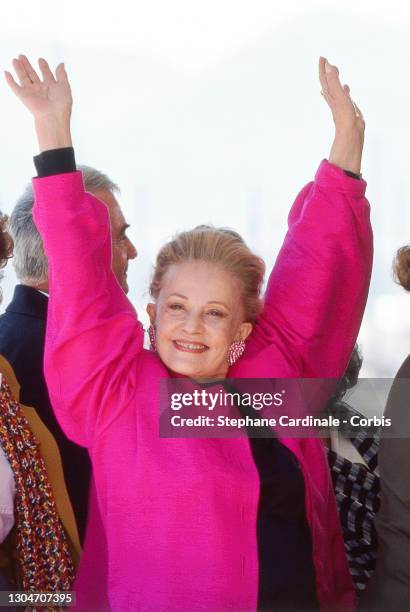 Jeanne Moreau poses during a photocall at the 48th Annual Cannes Film Festival on May 17, 1995 in Cannes, France.