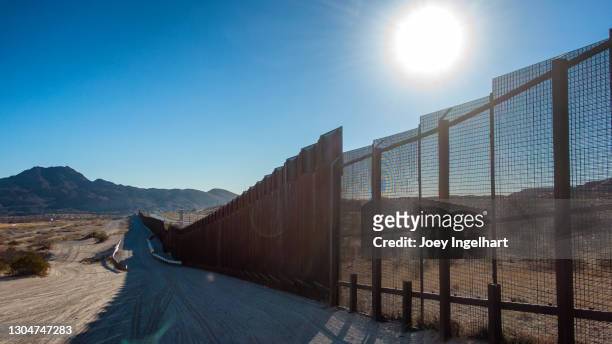 il confine internazionale tra messico e stati uniti - department of homeland security foto e immagini stock