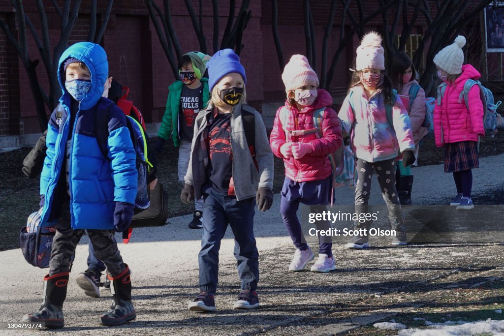 Chicago Area Elementary School Children Head Back To In-Person Learning