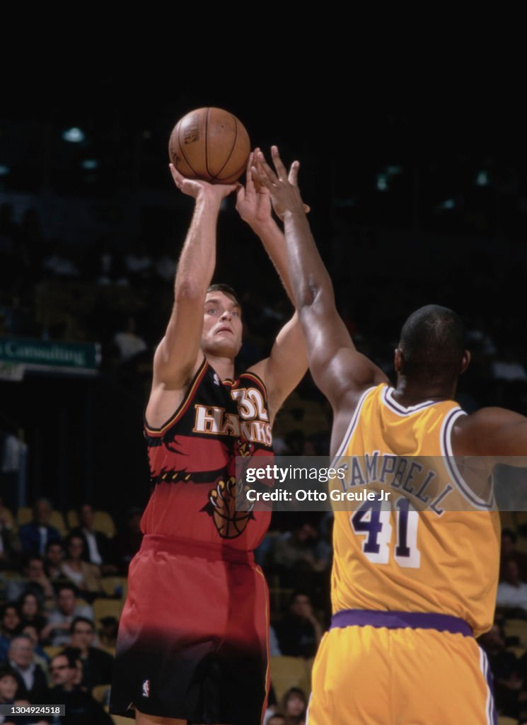 Atlanta Hawks vs Los Angeles Lakers