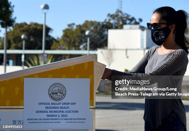 Library Drop Off Photos and Premium High Res Pictures - Getty Images