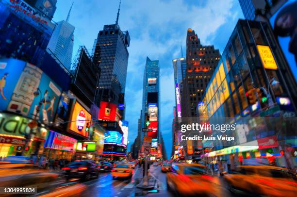 times square, manhattan, new york city - traffic jam billboard stock pictures, royalty-free photos & images