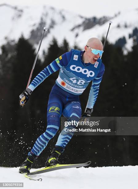 Iivo Niskanen of Finland competes during the Men's Cross Country 15 km F at the FIS Nordic World Ski Championships Oberstdorf at Cross-Country...