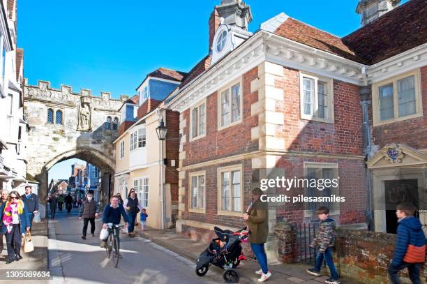 entrance to cathedral square, salisbury town centre, february in england, uk - salisbury stock pictures, royalty-free photos & images