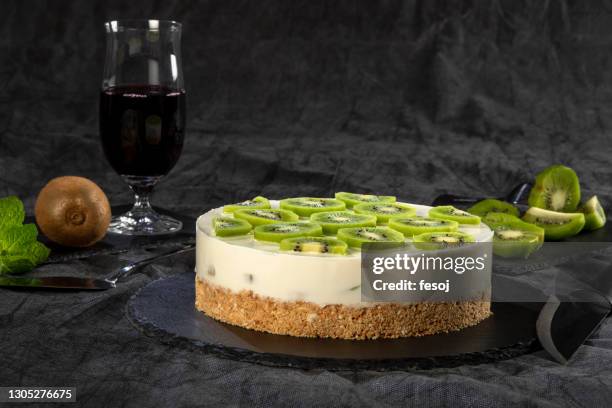 decorated cheesecake with kiwi - czech republic wine stock pictures, royalty-free photos & images