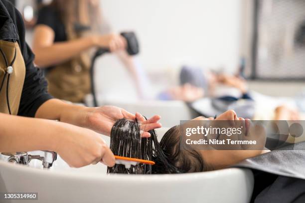 52 Woman Combing Hair In Shower Photos and Premium High Res Pictures - Getty Images 52 Woman Combing Hair In Shower Photos and Premium High Res Pictures - Getty Images