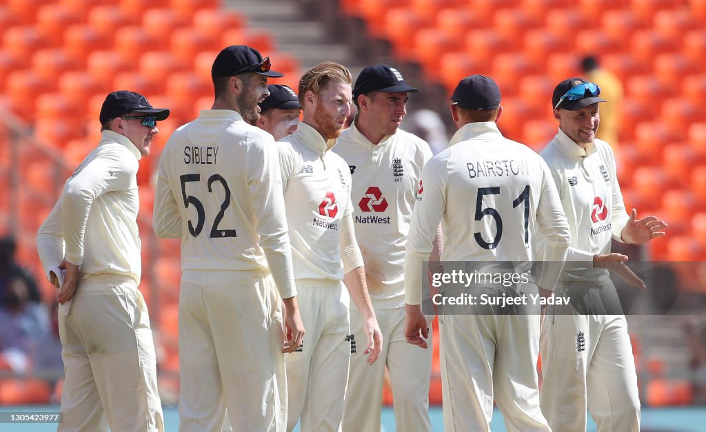 India v England - 4th Test: Day Two