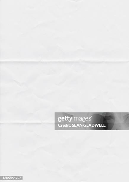 folded paper - crumpled fotografías e imágenes de stock