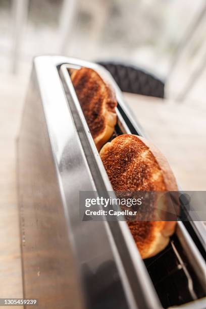 petit-déjeuner - pain de mie grillé - pain de mie ストックフォトと画像