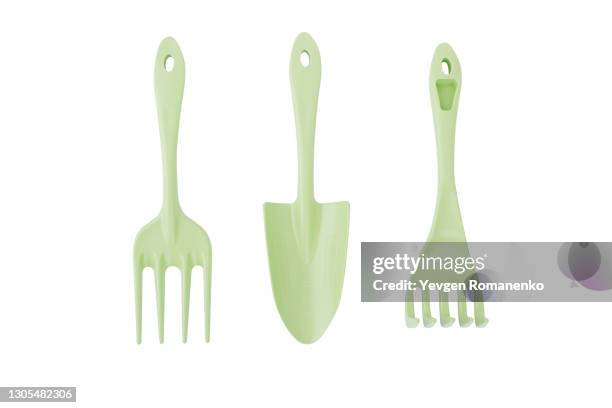 gardening tools isolated on white background - equipamento de jardinagem imagens e fotografias de stock